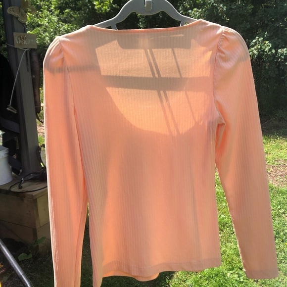 By Anthropologie Peach Size XS puffed pleated shoulder long sleeve Scoo… - Picture 8 of 8